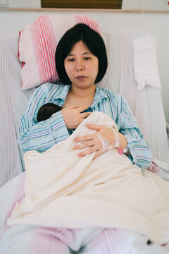Asian maternity in hospital