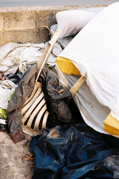 abandoned waste