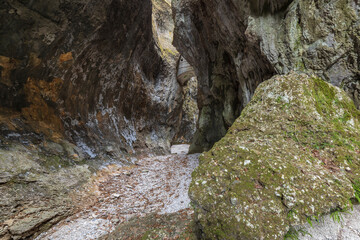 Environment of the gorges carved into the rock.