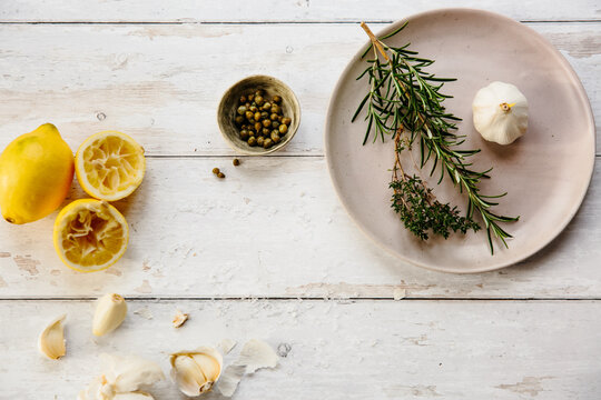 Garlic, herbs and other aromatic seasonings