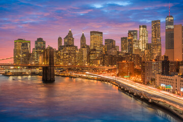 Fototapeta na wymiar stunning views of the lower manhattan after sunset, New York City