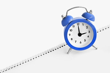 Blaue Uhr und Zeitumstellung 3.00 Uhr