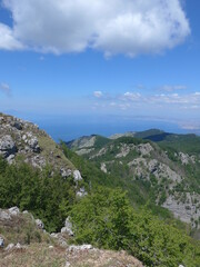 Fototapeta na wymiar Passeggiata e Trekking all'aria aperta sul Monte Faito in Costiera Sorrentina