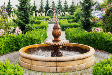 A beautiful stone fountain in the Amber Palace.