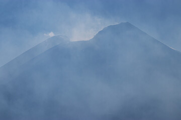 Fototapeta na wymiar Cratere Sud-Est del vulcano Etna