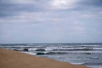 Fototapeta na wymiar Rough and beautiful high waves, surfing weather
