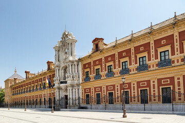 Fototapeta na wymiar Ancient palace in Seville 1