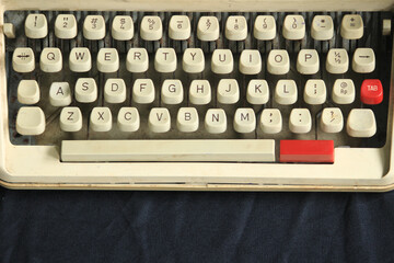 qwerty key on a typewriter 