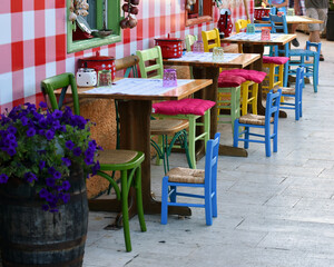 Fototapeta na wymiar Restaurant tables in front of the retro restaurant