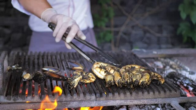 Fresh shrimp grilled by chef in restaurant