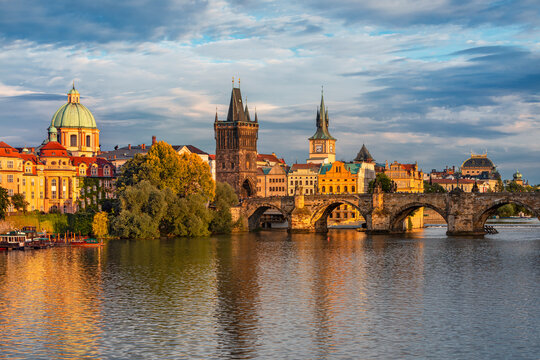 Prag, bridge, Czech Republic , Vlatava , Charles Bridge . Trumph, Old Europe 