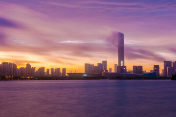Obraz premium sunset over the city