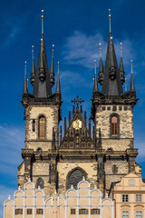 Fototapeta na wymiar Türme der Teynkirche, Prag