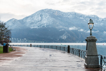 Lac d'Annecy après une averse