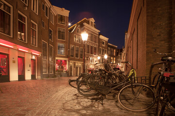 Fototapeta na wymiar Amsterdam street at night