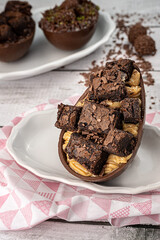 Ovo de pascoa com brownie e doce de leite