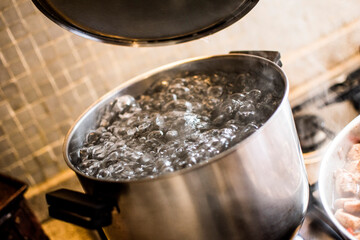 pot of boiling water