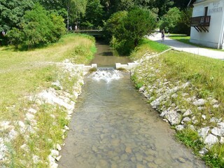 OJCÓW , POLSKA -KRAJOBRAZ Z POTOKIEM PRĄDNIK