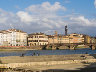 Fototapeta na wymiar Italia, Toscna, Firenze, la città e il fiume Arno.
