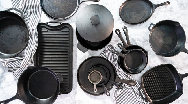 Cast iron frying pan