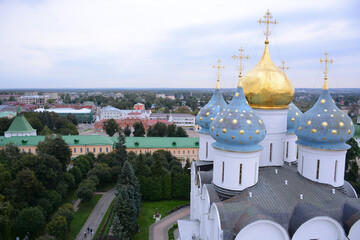 Obraz premium SERGIEV POSAD, RUSSIA - September 12, 2020: View to the Holy Trinity Saint Sergius Lavra from the top of Bell Tower