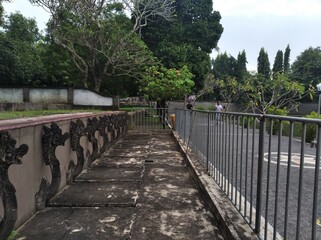 the statue in the mayura garden