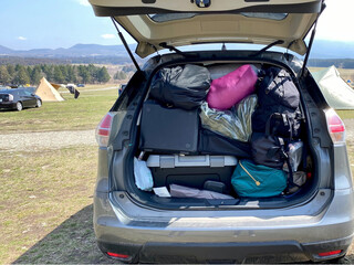 キャンプ道具でいっぱいの車