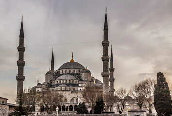 Fototapeta na wymiar The majestic architecture of the Blue Mosque in Istanbul, Turkey.