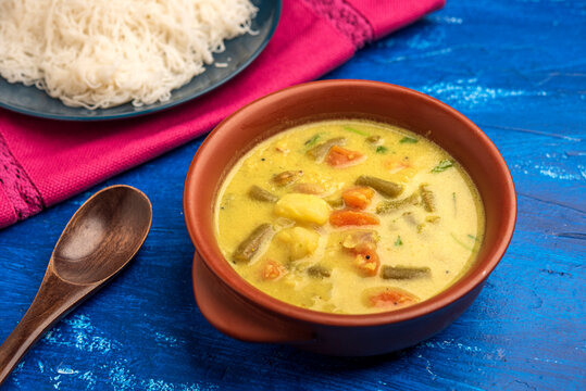 Indian Steamed Noodles with Vegetable Stew