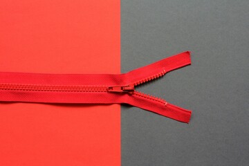 red zipper © Erika