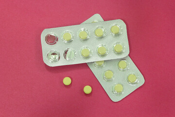 Nitrofurantoin pills with blister packs. Antibacterial treatment of uncomplicated urinary tract infections and prophylaxis