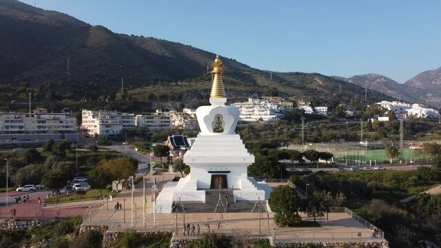 The Enlightenment Stupa of Benalm&aacute;dena