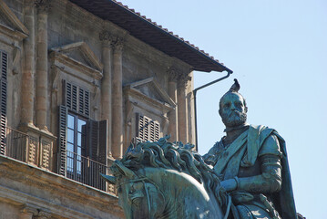 Il monumento equestre a Cosimo I de Medici a Firenze, Italia.