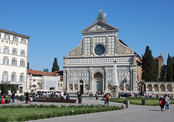 Fototapeta na wymiar La chiesa di Santa Maria Novella nel centro storico di Firenze, Italia.