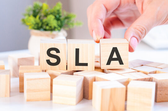 sla concept with wooden blocks on table, business concept