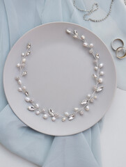 wedding hair accesories for bride. jewelry for bride. headband for bride. tiara © Ken