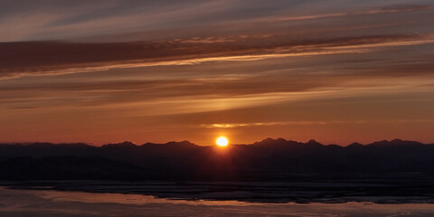 Obraz premium sunset over the bay