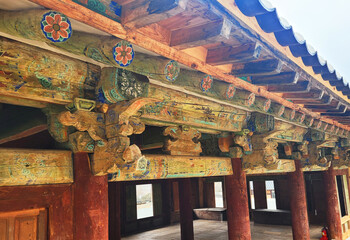 buddhist temple door