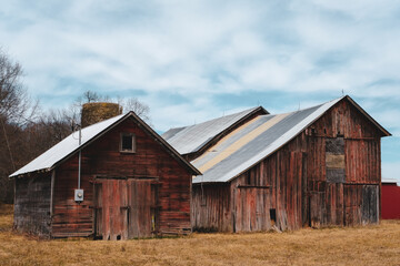 Obraz premium Abandoned barn on a farm in rural Michigan 