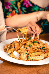 fettuccinis con lomo saltado fetuchini con carne