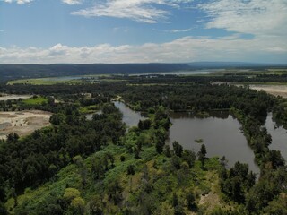 Fototapeta na wymiar The Nepean River Weir at Penrith with surrounding bushland.