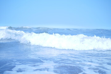 Naklejka na ściany i meble 海面のアングルで撮影した波