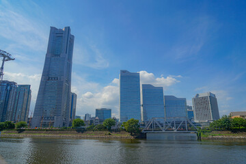 Fototapeta premium 初夏の横浜みなとみらい街並み