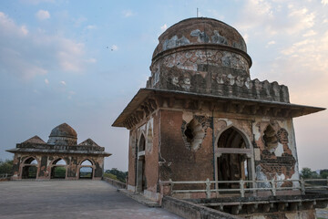 Fototapeta premium Jahaz Mahal is the most famous building in Mandu was built between two pools of water. Mandu, Madhya Pradesh, India.