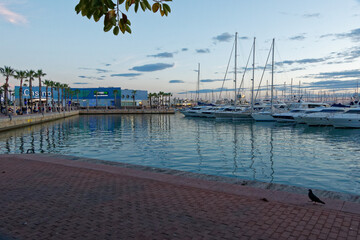 Widok na marine w Alicante