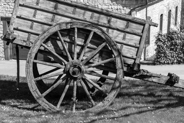Fototapeta na wymiar old wheel
