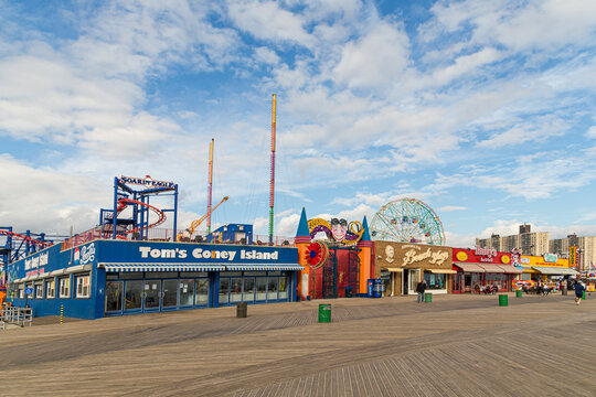 empty boardwalk in Coney island due to the closed shops in the Corona pandemic times
