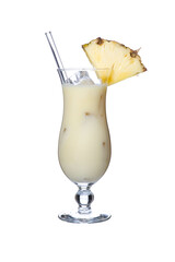 Pina Colada Cocktail mit Ananas auf weißen Hintergrund
