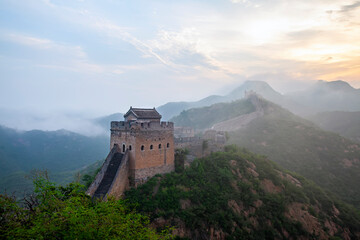 Fototapeta na wymiar Great Wall in China，The Great Wall and the beautiful clouds in the morning
