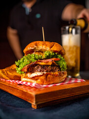hamburguesa con carne angus